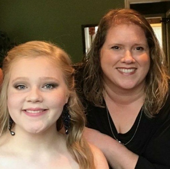 Meet your Posher, Hannah - Picture 4 of 4